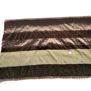 NWT Throw Decorative Home Taupe & Brown, Living room, bedroom